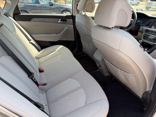 Ion Silver 2017 Hyundai SONATA Hybrid SE