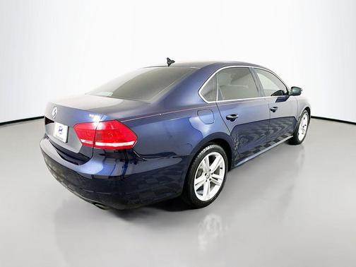 2014 Volkswagen Passat 3.6L V6 DSG SE w/Sunroof