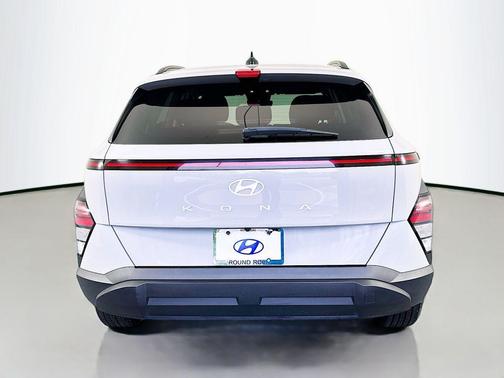 Cyber Gray Metallic 2025 Hyundai KONA SEL