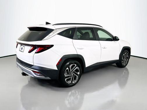White Pearl 2026 Hyundai TUCSON SEL