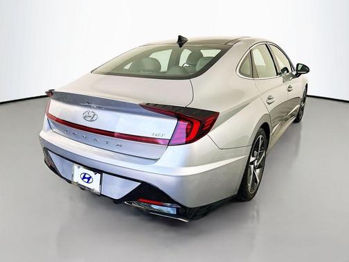 Shimmering Silver 2022 Hyundai SONATA SEL Plus