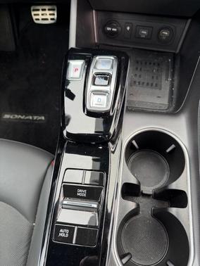 Shimmering Silver 2022 Hyundai SONATA SEL Plus