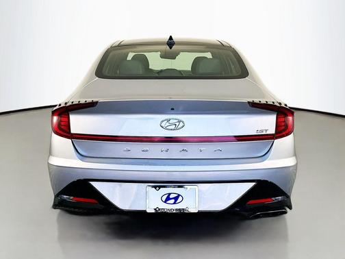 Shimmering Silver 2022 Hyundai SONATA SEL Plus
