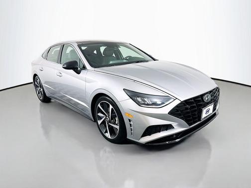 Shimmering Silver 2022 Hyundai SONATA SEL Plus