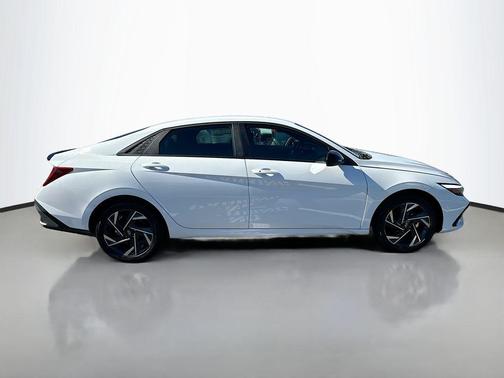 2025 Hyundai ELANTRA HEV SEL Sport