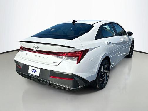 2025 Hyundai ELANTRA HEV SEL Sport