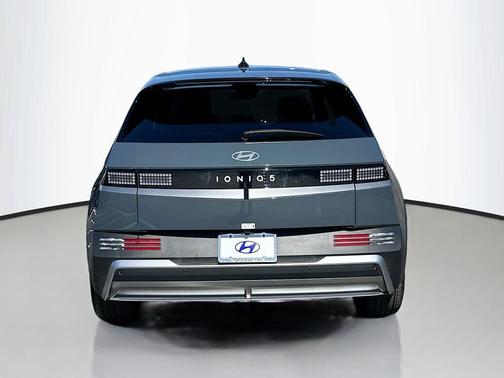 2025 Hyundai IONIQ 5 SE