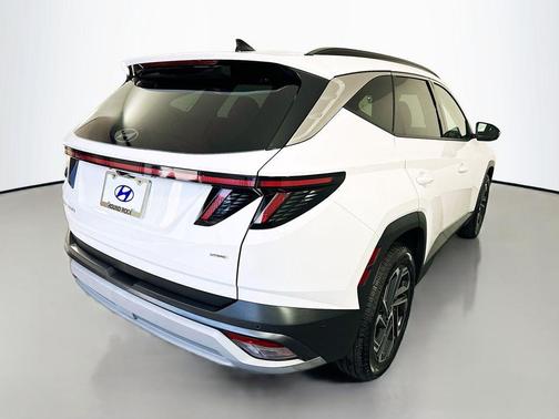 White Pearl 2025 Hyundai TUCSON Limited