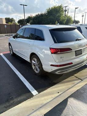 Glacier White Metallic 2022 Audi Q7 55 Premium Plus