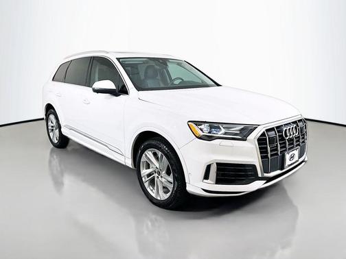 Glacier White Metallic 2022 Audi Q7 55 Premium Plus
