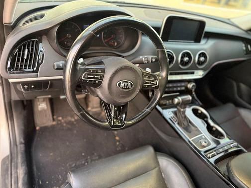2018 Kia Stinger Base