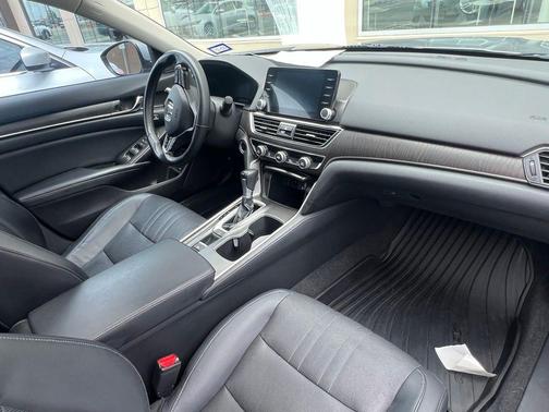 Silver Metallic 2018 Honda Accord EX-L