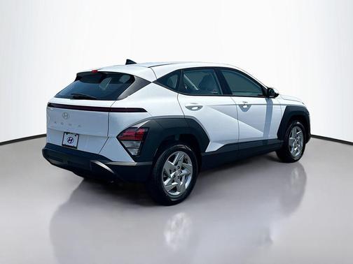 2025 Hyundai KONA SE