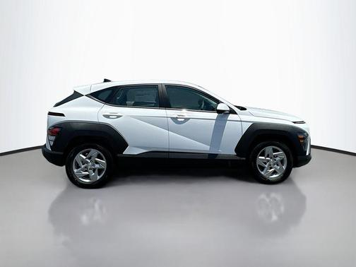 2025 Hyundai KONA SE