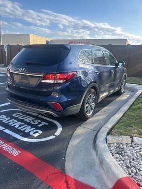 2017 Hyundai SANTA FE SE