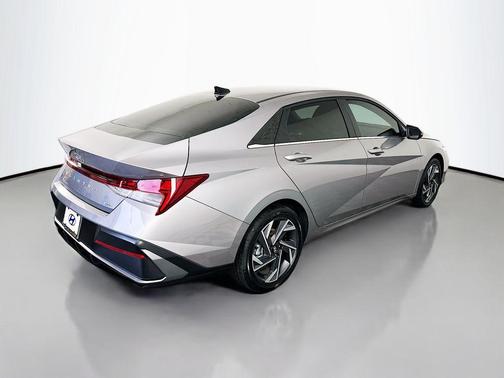 Metal 2025 Hyundai ELANTRA HEV Limited