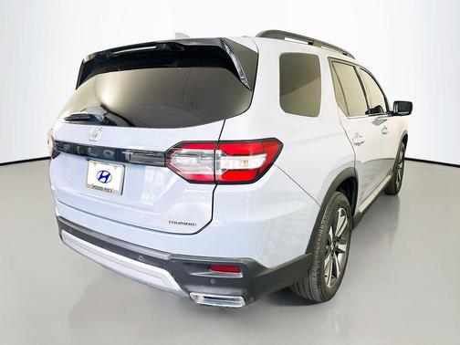Modern Steel Metallic 2024 Honda Pilot Touring