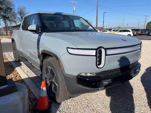 2023 Rivian R1T Adventure Package