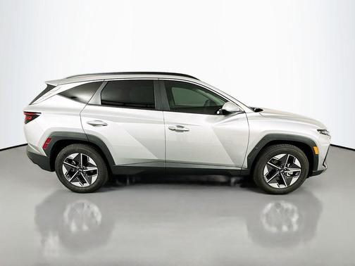 Shimmering Silver 2026 Hyundai TUCSON SEL
