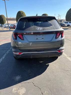 2022 Hyundai TUCSON SE