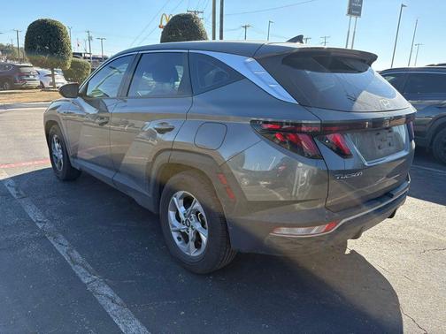 2022 Hyundai TUCSON SE