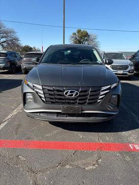 2022 Hyundai TUCSON SE