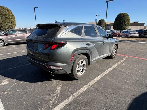 2022 Hyundai TUCSON SE