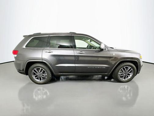 Granite Crystal Clearcoat Metallic 2020 Jeep Grand Cherokee Overland