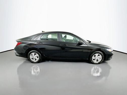 Black 2026 Hyundai ELANTRA SE