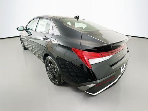 Black 2026 Hyundai ELANTRA HEV SEL Sport