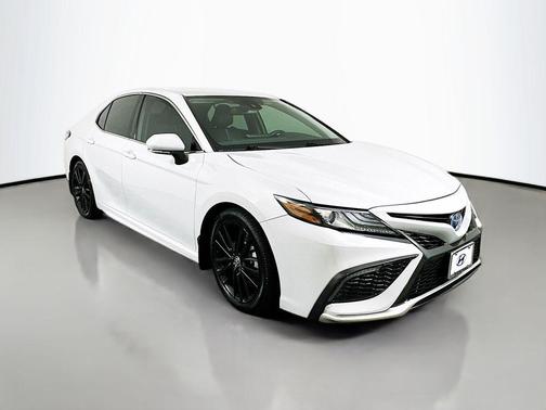 2022 Toyota Camry Hybrid XSE