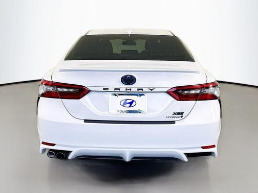2022 Toyota Camry Hybrid XSE