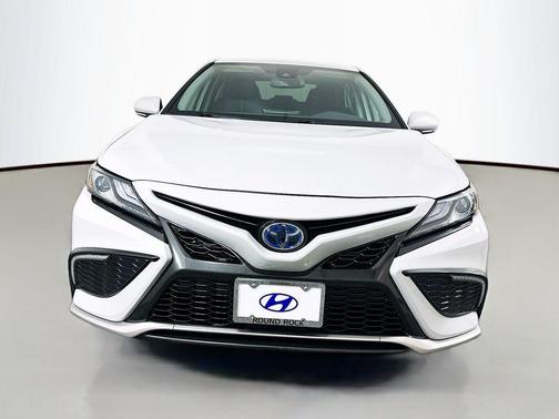2022 Toyota Camry Hybrid XSE