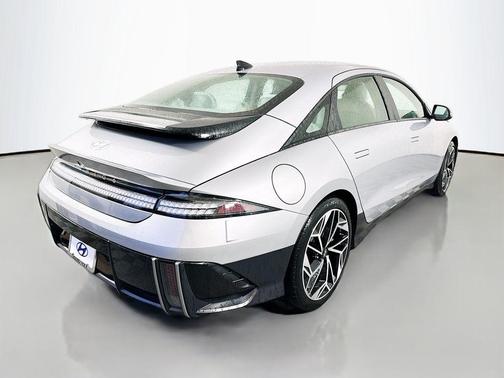 2023 Hyundai IONIQ 6 SEL