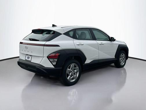 2025 Hyundai KONA SE