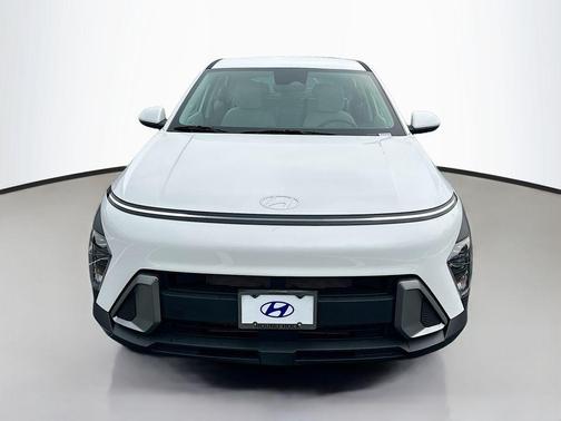 2025 Hyundai KONA SE