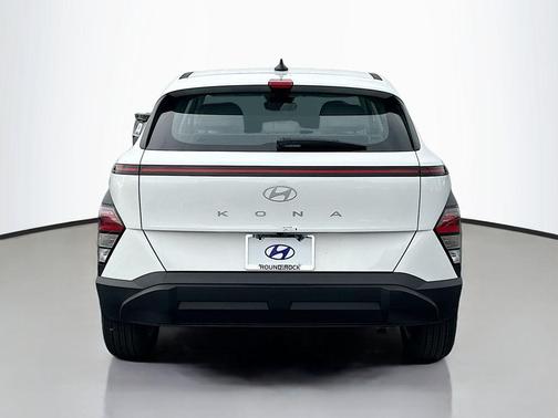 2025 Hyundai KONA SE
