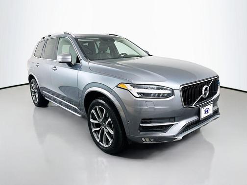 Gray Metallic 2017 Volvo XC90 T5 Momentum