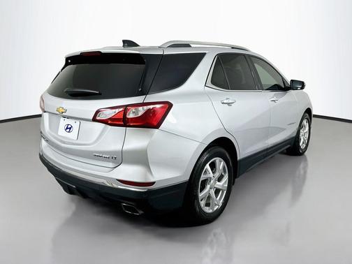 Silver Ice Metallic 2018 Chevrolet Equinox 2LT