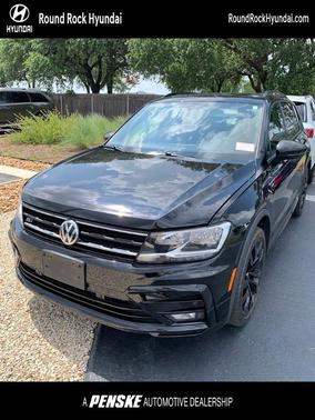 Deep Black Pearl Effect 2021 Volkswagen Tiguan 2.0T SE R-Line Black