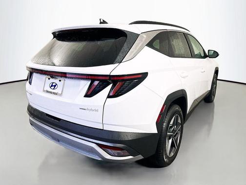Pearl 2026 Hyundai TUCSON Hybrid SEL Convenience