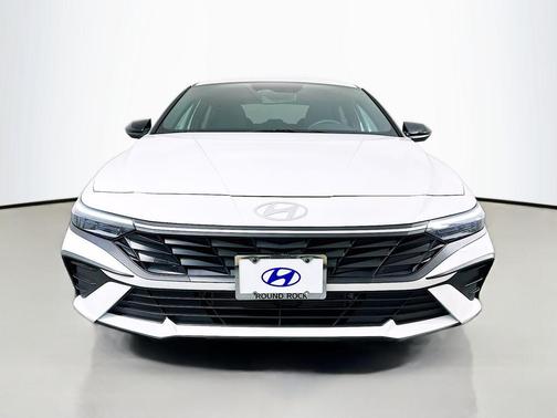 2025 Hyundai ELANTRA HEV SEL