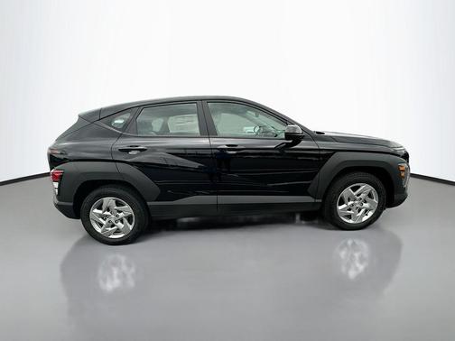 2025 Hyundai KONA SE