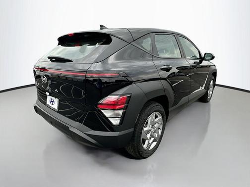 2025 Hyundai KONA SE