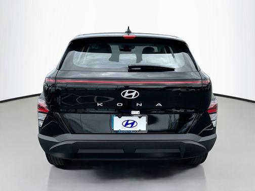 2025 Hyundai KONA SE