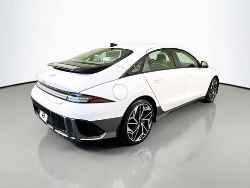 2025 Hyundai IONIQ 6 SEL