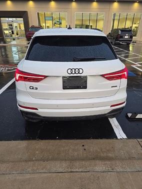 Glacier White Metallic 2025 Audi Q3 45 S line Premium