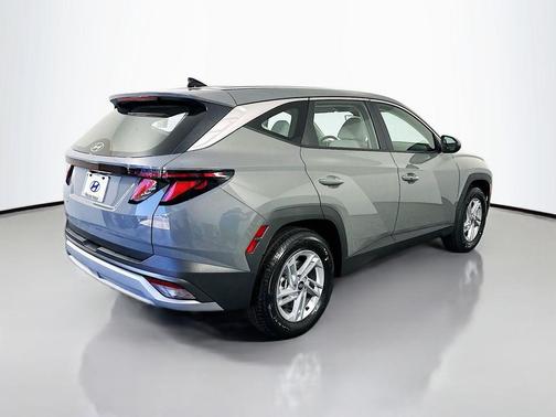 Hampton Gray 2026 Hyundai TUCSON SE