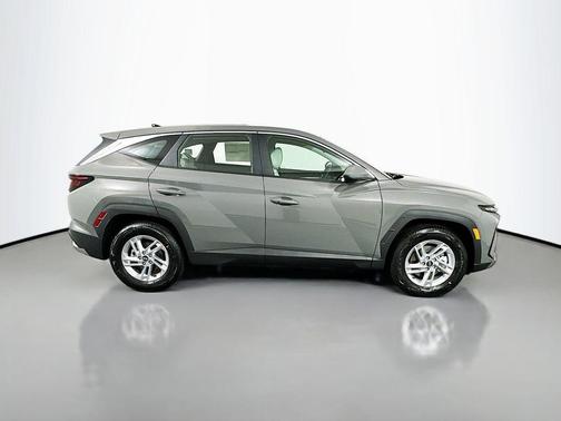 Hampton Gray 2026 Hyundai TUCSON SE