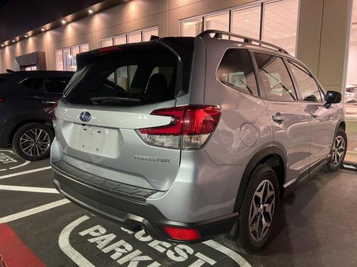 2024 Subaru Forester Premium